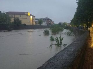 Il Belbo fotografato a Nizza Monferrato intorno alle 7 di questa mattina