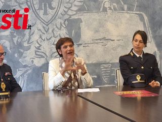 Il commissario Luca Colussi, il questore Marina Di Donato e l'ispettore Giulia Rissone (Ph J.Dem.A.)
