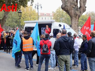 Le immagini del presidio (Merphefoto) Le immagini del presidio (Merphefoto)