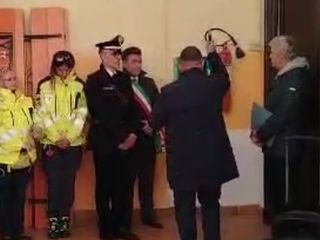 La donazione del defibrillatore La donazione del defibrillatore