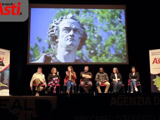 Qualche immagine della mattinata a teatro