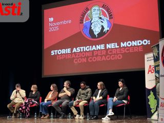 Qualche immagine della mattinata a teatro