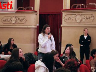 Qualche immagine della mattinata a teatro