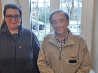 Il professor Timo con suor Paola Cuccioli Il professor Timo con suor Paola Cuccioli