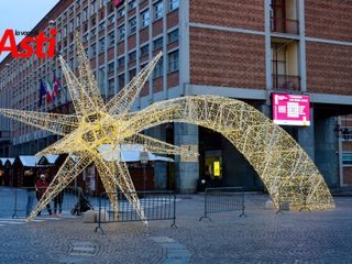 Le immagini del magico Paese di Natale affollato di visitatori (Merfephoto)