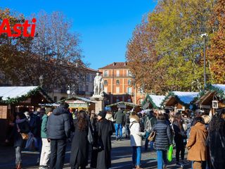 Le immagini del magico Paese di Natale affollato di visitatori (Merfephoto)