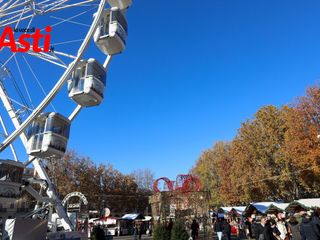 Le immagini del magico Paese di Natale affollato di visitatori (Merfephoto)