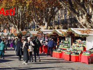 Le immagini del magico Paese di Natale affollato di visitatori (Merfephoto)