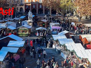 Le immagini del magico Paese di Natale affollato di visitatori (Merfephoto)