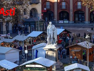 Le immagini del magico Paese di Natale affollato di visitatori (Merfephoto)