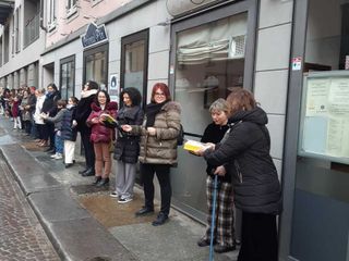 Il flash mob letterario del trasloco ad Alberi d'acqua