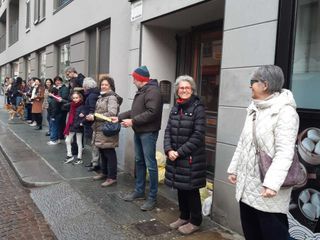 Il flash mob letterario del trasloco ad Alberi d'acqua