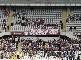 Lo striscione esposto sugli spalti per ricordare Ismael Lo striscione esposto sugli spalti per ricordare Ismael