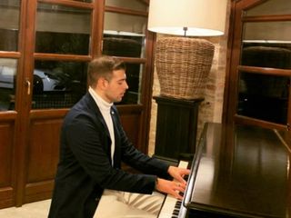 Simone Carè al piano
