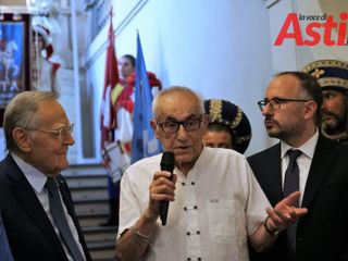 Ph Merfephoto. Antonio Guarene con il sindaco Rasero e il dott. Maggiora all'inaugurazione della mostra del Maestro del Palio 2018 a Palazzo Mazzetti