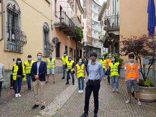 La distribuzione delle mascherine alla popolazione, nel maggio scorso