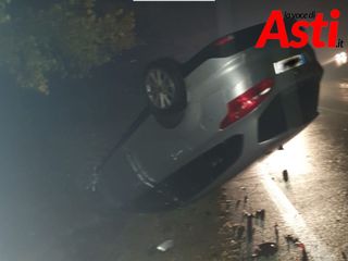 La Ford Focus ribaltatasi a Revignano