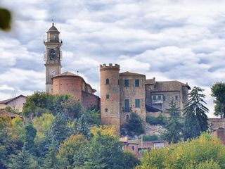 L'antico castello di Calosso, sede di Calosso Day il 21 maggio