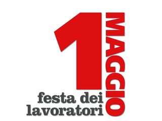 La piazza, strapiena di gente, in occasione di un 1° maggio risalente ad alcuni decenni fa