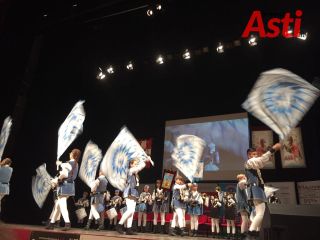 I piccoli del gruppo Musici e Sbandieratori Viatosto