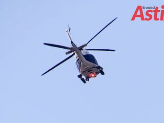 L'elicottero in volo su Asti questa mattina (MerfePhoto)