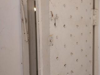 La porta del bunker