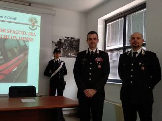 Il comandante provinciale ten. col. Breda e il cap. Caprio ritratti nel corso della conferenza stampa