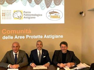 Il vicepresidente regionale Fabio Carosso questa mattina tra il presidente della Comunità Massimo Fungo (a sinistra) e il direttore del Parco Graziano Delmastro