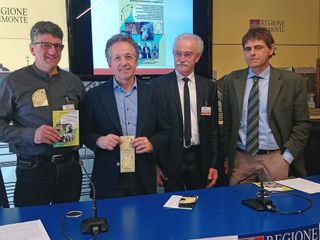 Simone Grappiolo, l'ass. regionale all'Agricoltura Giorgio Ferrero, Roberto Chialva e Tiziano Valperga (rispettivamente presidente e direttore Arap) ritratti al termine della presentazione torinese del marchio identificativo