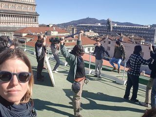 La Squassino ritratta su un set torinese
