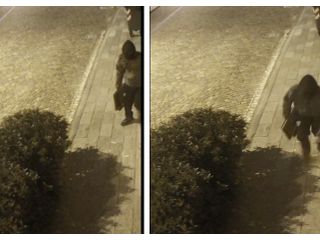 Il rapinatore immortalato mentre si allontana