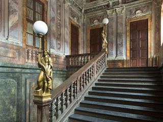 Lo scalone che caratterizza il Palazzo