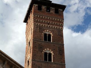 La splendida torre sita nel centro di Asti