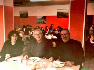 La vice sindaca Tanya Arconi, il consigliere di minoranza Pierluigi Stella e il sindaco Cavallero durante il sopralluogo in mensa