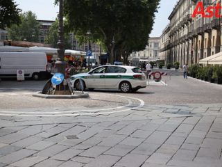 Polizia Municipale in piazza Alfieri
