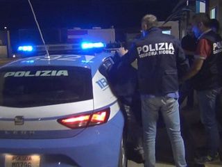 Un arresto della Mobile (immagine d'archivio)