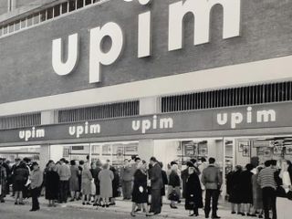 Una storica foto dei magazzini