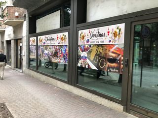 La vetrofania di auguri