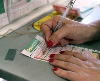 Superenalotto, numeri combinazione vincente oggi 25 marzo