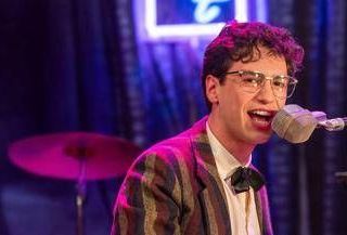 Ascolti tv, Rai1 stappa lo 'Champagne' per il film su Peppino Di Capri e vince il prime time