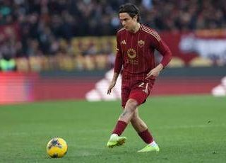 Roma, operazione riuscita per Dybala: quando tornerà in campo
