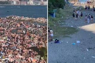 Napoli, assalto alle spiagge: prima la folla, poi i rifiuti - Video
