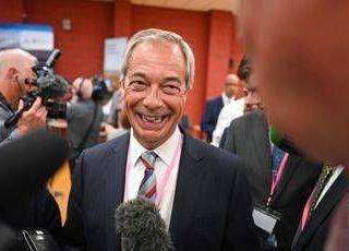 Gb, alle amministrative trionfa la destra di Farage: 'notte difficile' per i Tory