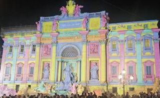 Roma, Fontana di Trevi illuminata per gli Internazionali di tennis