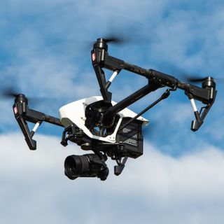 L'impatto dei mini droni con telecamera nel mondo commerciale: usi e applicazioni