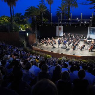 La “Sanremo Summer Symphony 2024” pronta a partire l’8 luglio con il concerto “Tony Hadley live in simphony”