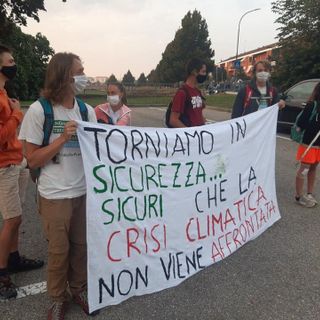 Immagine tratta dalla pagina Facebook dei Fridays for Future Asti