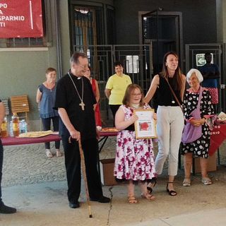 Alla studentessa Clementina Bussi l'attestato consegnato dall’Associazione culturale Davide Lajolo