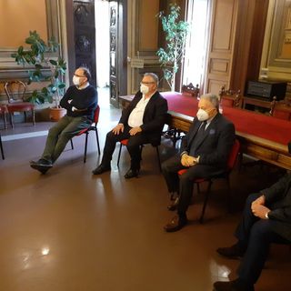 Alcuni momenti dell'incontro di oggi in Comune