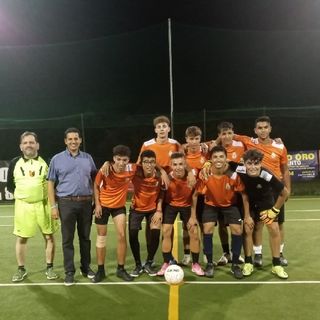 Foto di gruppo per i vincitori del torneo del Poldo di Castelnuovo Belbo